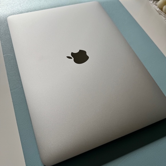 Apple MacBook Pro 13 Inch 256GB (2016) with Touchbar and Touch ID | Like New - Picture 6 of 13